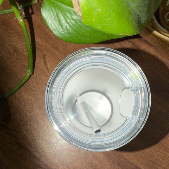 Starbucks Cream Tumbler with gold bows - Picture 4 of 5